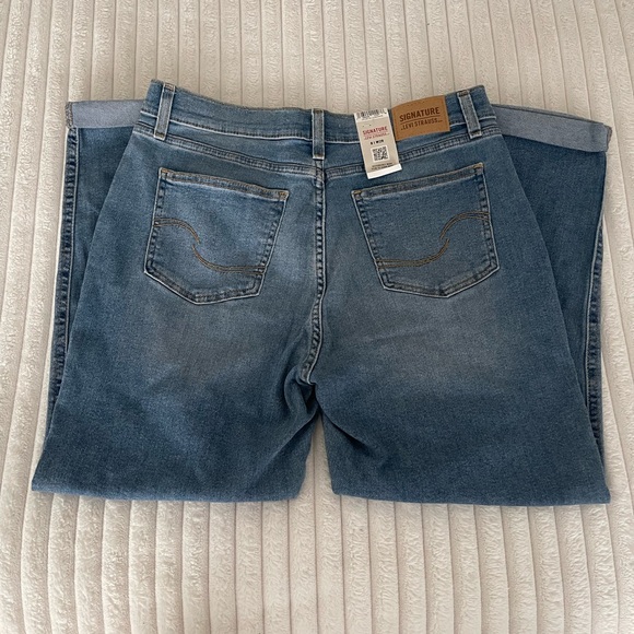 Signature by Levi Strauss Mid-Rise Boyfriend Jeans - Picture 5 of 7